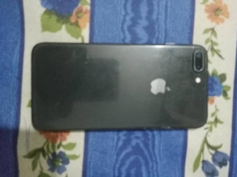 Apple iPhone 8 Plus 0