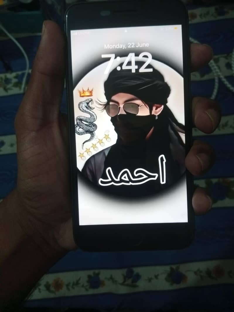 Apple iPhone 8 Plus 3