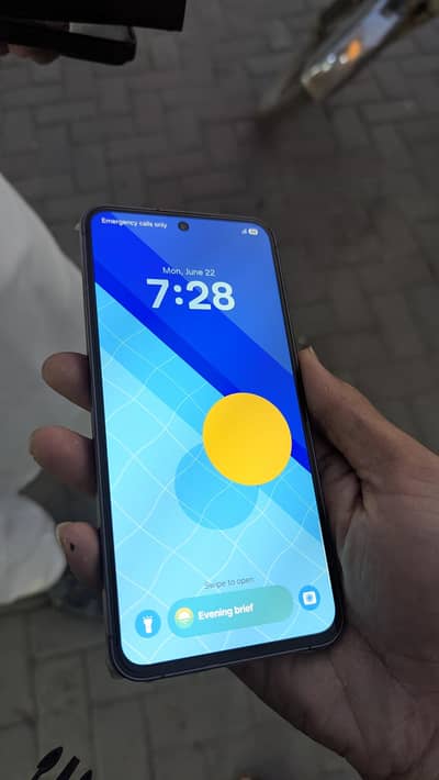 Samsung Mobile S24 fE