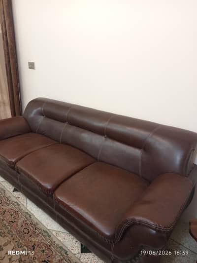 5 seater sofa set. . . . good condition 9/10