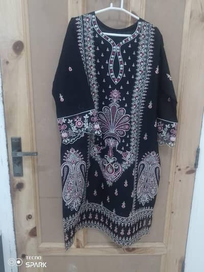 Mahnur Brand Stitched Emb Black suit