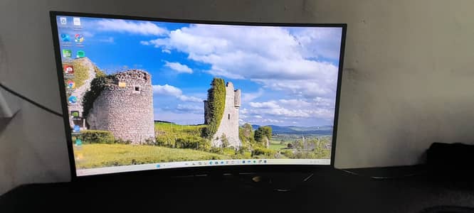Redragon PEARL 24" Curve Gaming Monitor - GM24G3C