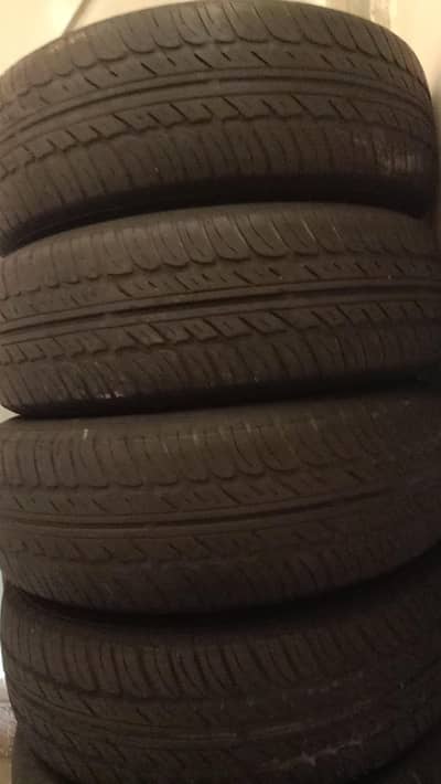 195/65/R15 eurostar 4 tyre Behtreen condition hay.