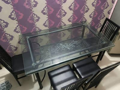 Black dining table (urgent sale)