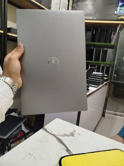 Dell Precision 5560| i9- 11TH| 512gB | 16GB | 15.6 4k | 4GB Nvidia RTX