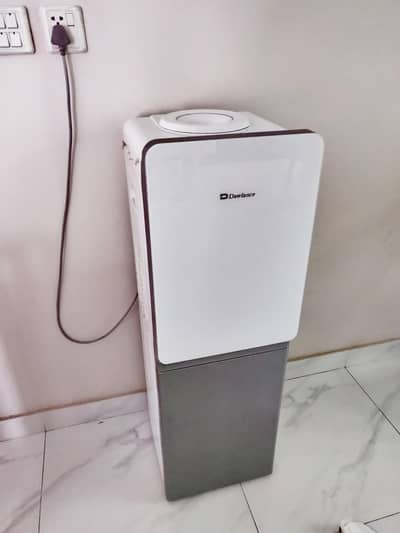 Dawlance water dispenser (like new)