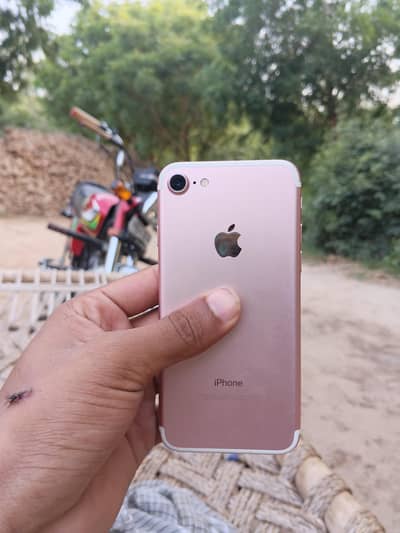 32 gb I phone 7