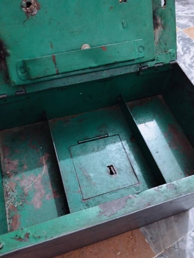 locker 4