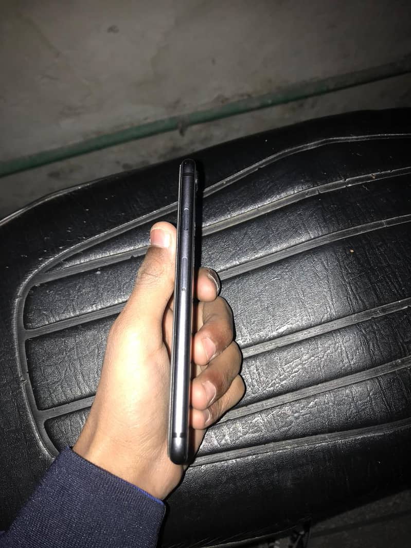 Apple iPhone 8 0