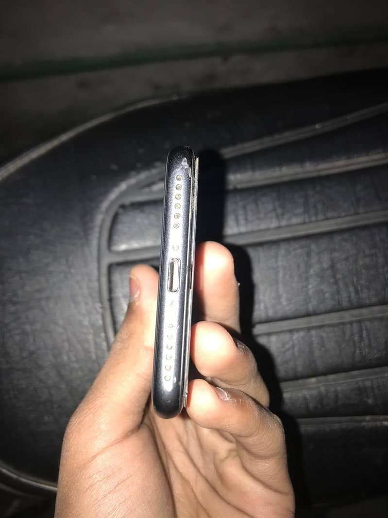 Apple iPhone 8 5