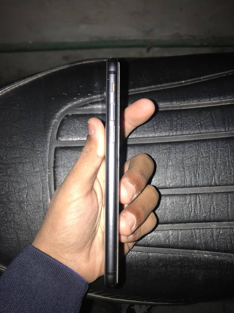 Apple iPhone 8 6