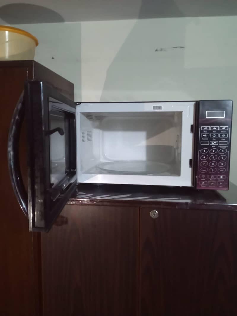 Dawlance microwave 1