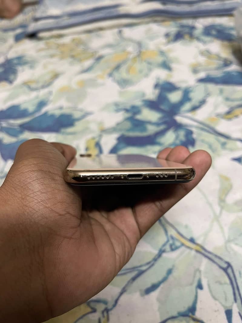 Apple iPhone XS 0