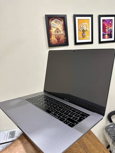 Apple Macbook Pro 15 Inches 2018