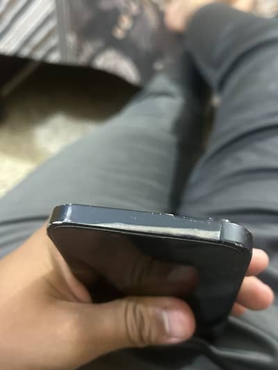 Iphone 13jv 128gb 86health 8/10 waterpack