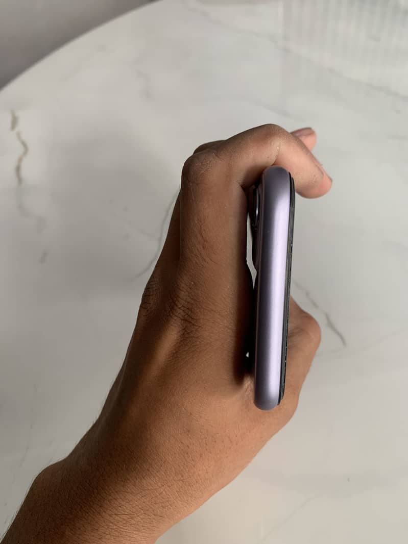 Apple iPhone 11 3