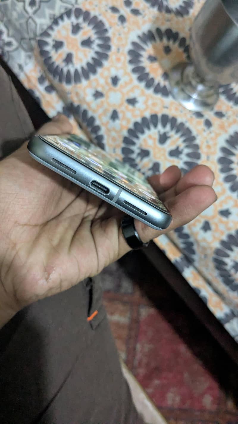 Google Pixel 8 2