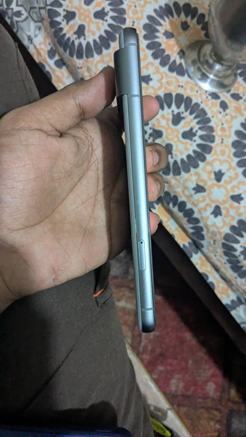 Google Pixel 8 3
