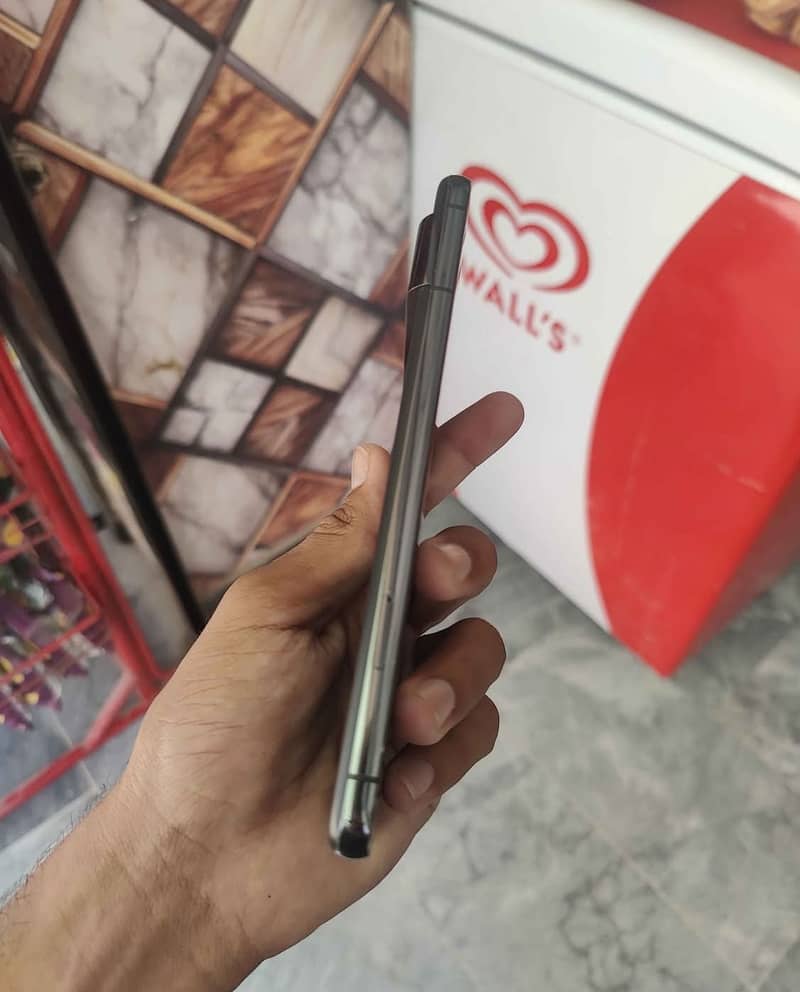 Google Pixel 8 Pro 2