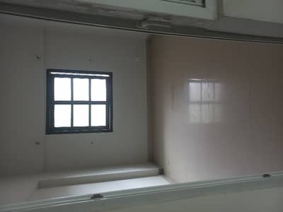 3 bedrooms 2nd floor corner west open