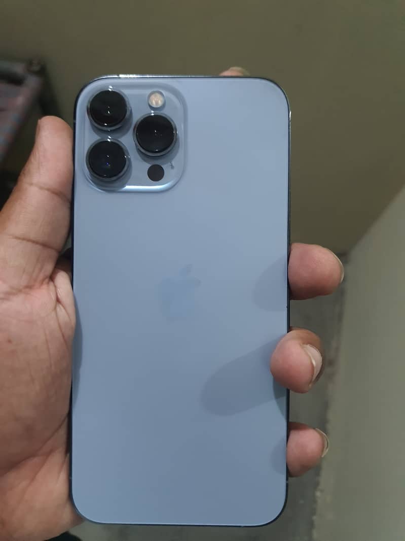 Apple iPhone 13 Pro Max 4