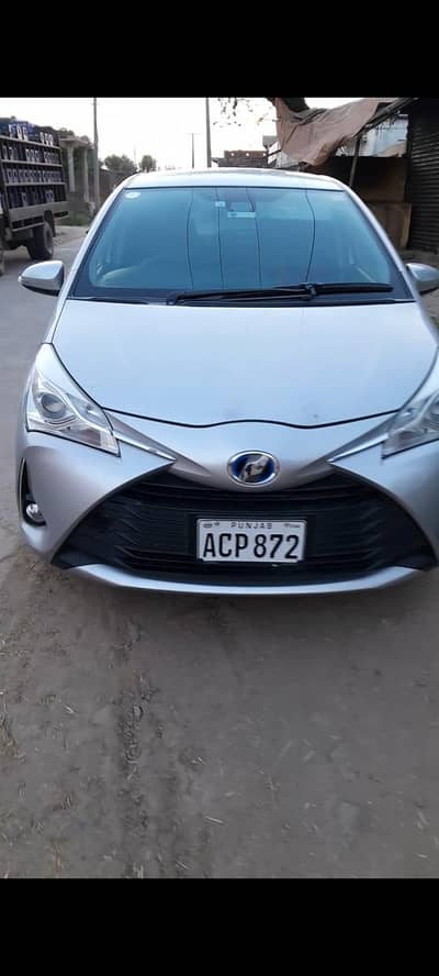 toyota vitz hybrid 1.5 cc total jenuon new car new yokohama tyre