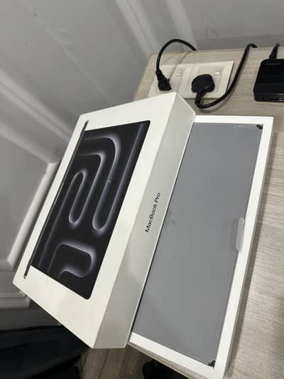 MacBook Pro M4 Pro 16 inch