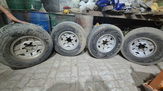 PRADO 1992 MODEL GENUIN RIM TYRE. . . 10/8 CONDITION