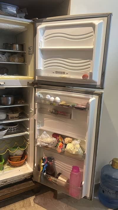 Dawlance Fridge Refrigerator available in good condition