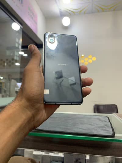 Aquas r 3 10 by 10 non pta sim time proper available 6/128