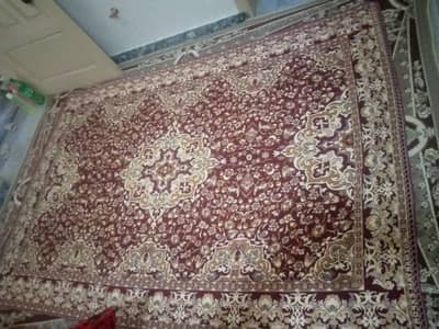 floor mate center pice qaleen stylish mehroon colour urgent for sale