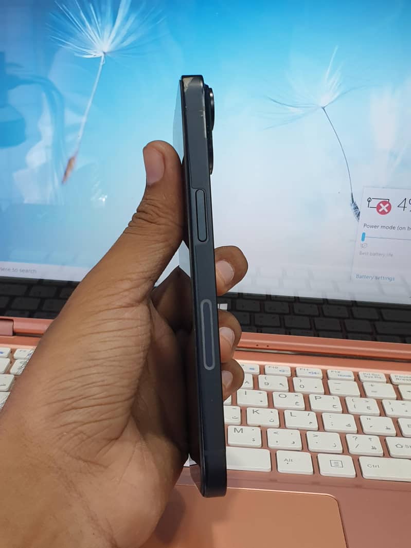 Apple iPhone 14 3