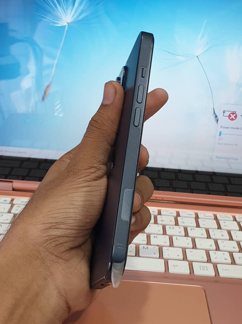 Apple iPhone 14 4
