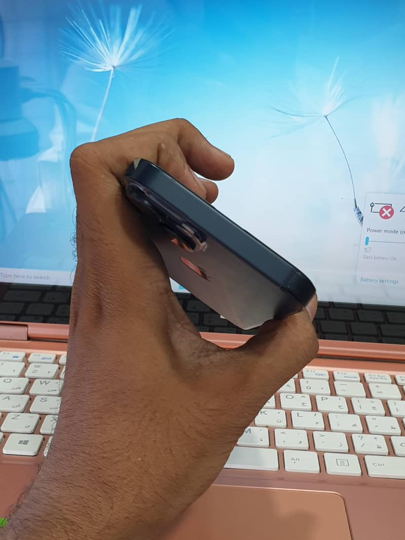 Apple iPhone 14 5