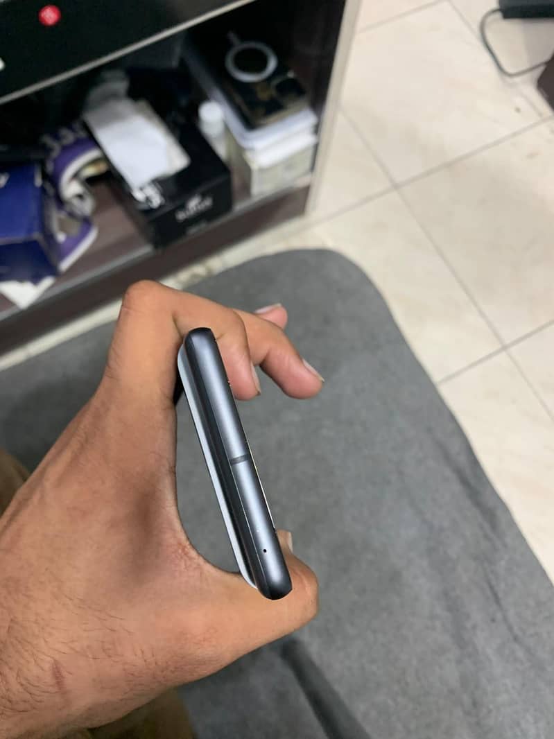 Google Pixel 7 4