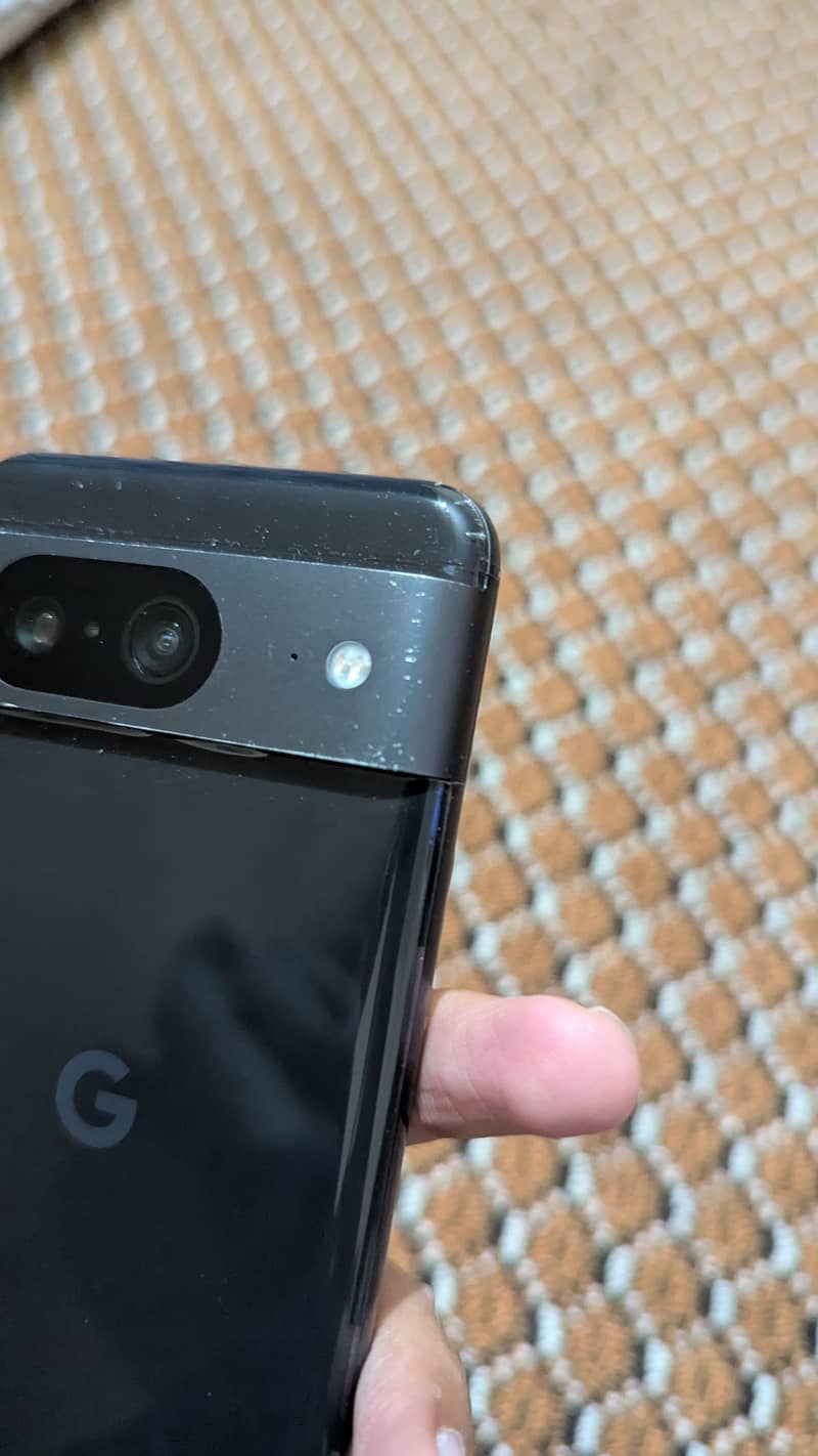 Google Pixel 8 4