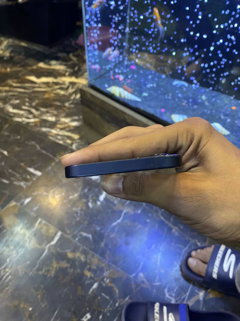 Apple iPhone 12 2