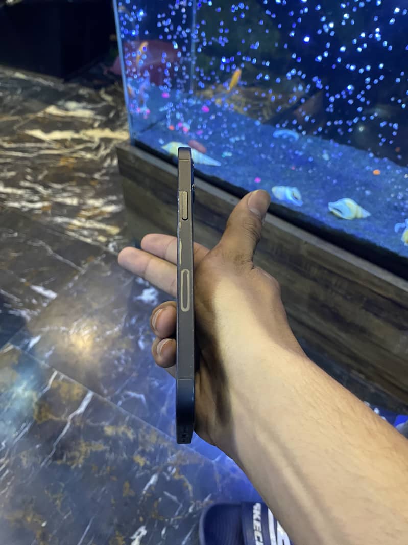 Apple iPhone 12 5
