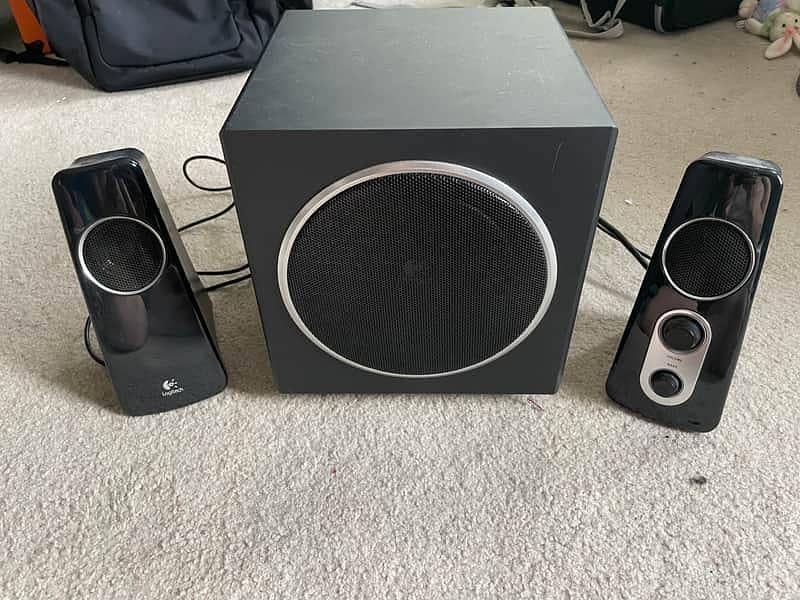 logitech speakers 0