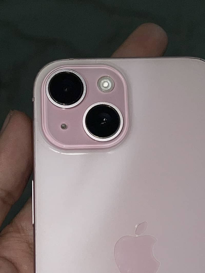 Apple iPhone 15 2