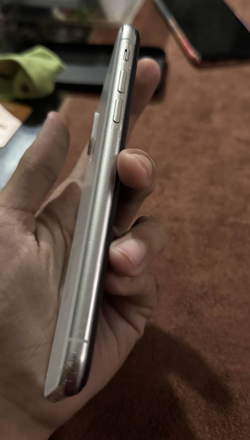 Apple iPhone X 3