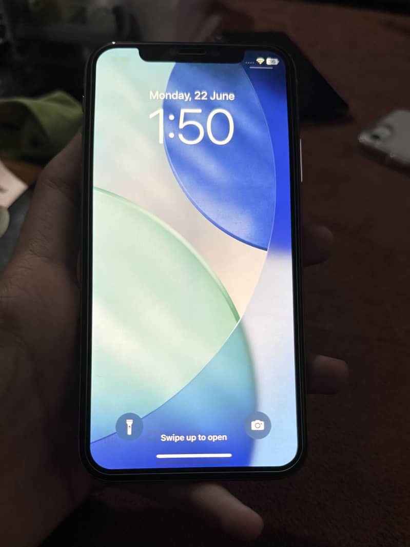 Apple iPhone X 4