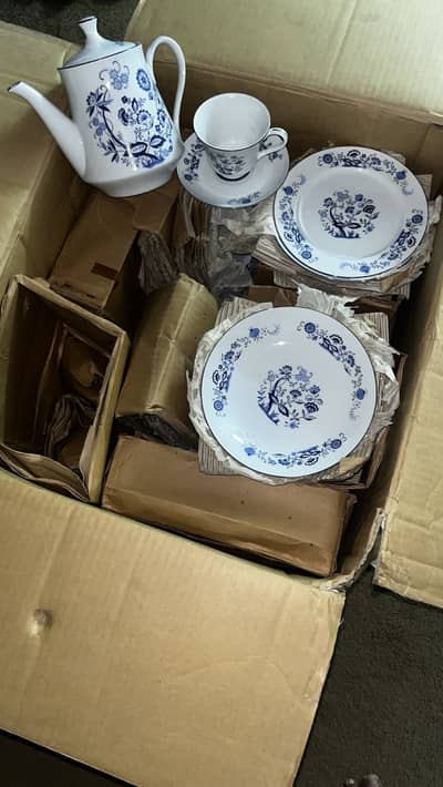 12 Person dinner and tea set