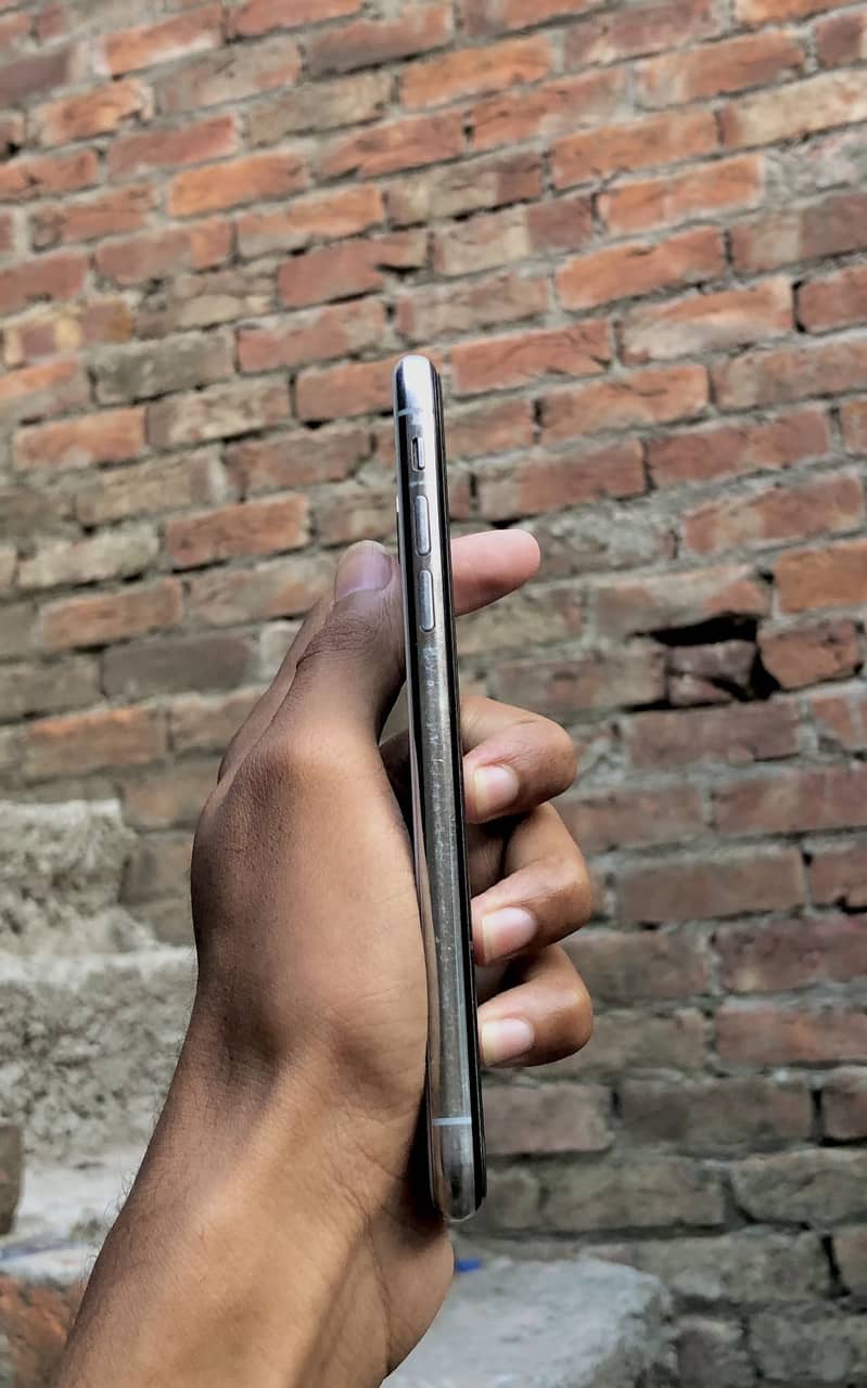 Apple iPhone X 3