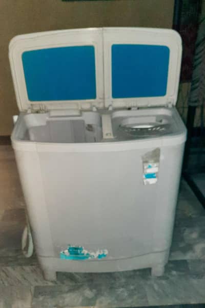 Toyo Twin Tub Washing & Dryer Machine