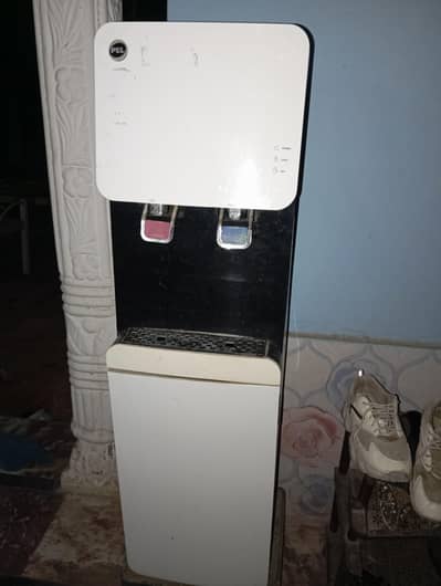 PEL dispenser