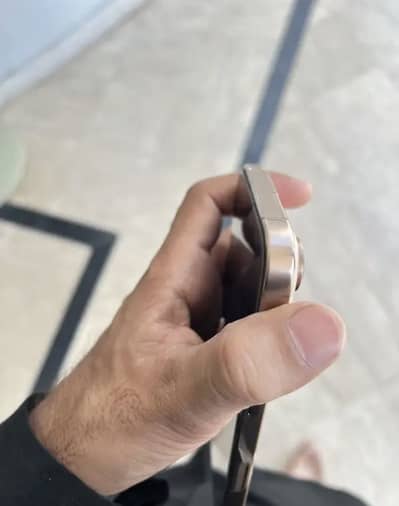 Apple iPhone 16 Pro