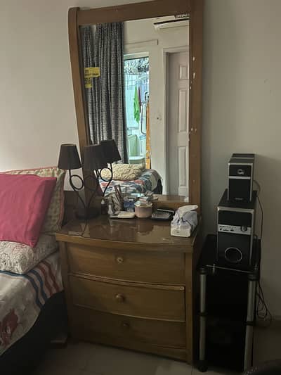 Bed with side tables and dressing