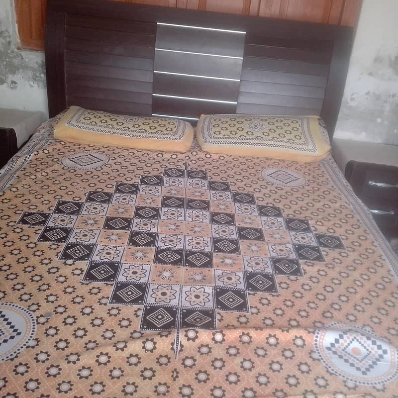 Bed set with side tables 4