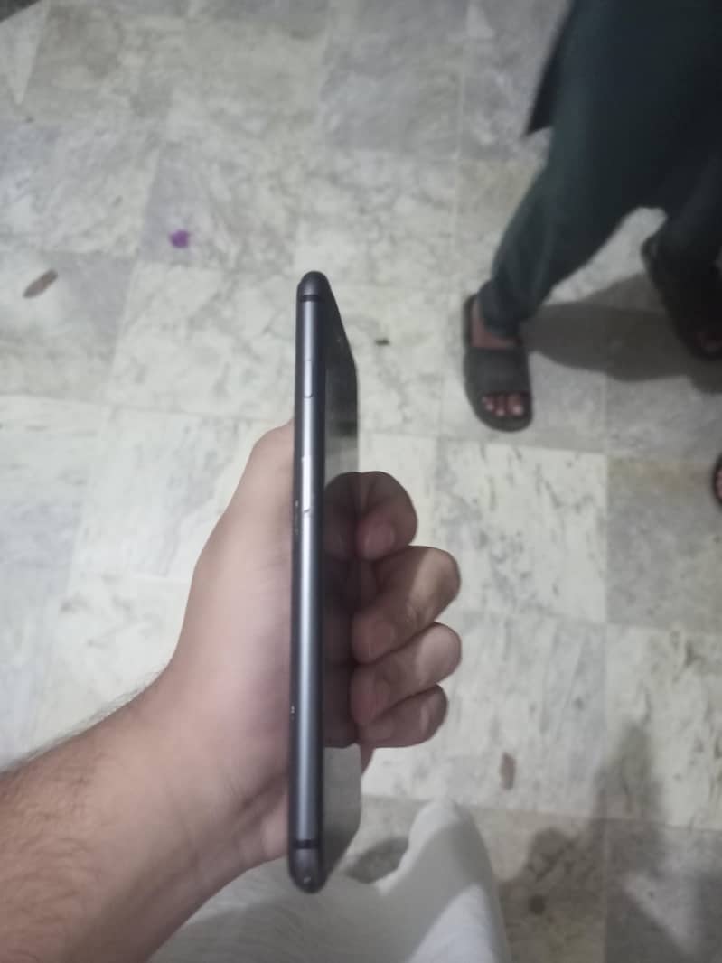 Apple iPhone 8 Plus 2